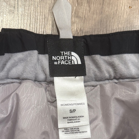 The North Face Men's Black Cargo Pants - Picture 3 of 4